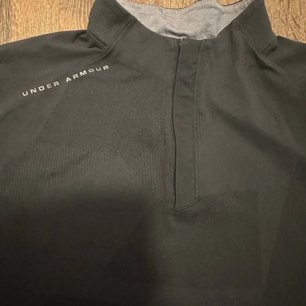 Under Armour Women 1/4 Zip Lightweight Black Pullover Top Running Hiking Walking - Picture 5 of 8